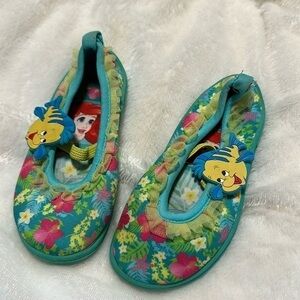 Disney water shoes size 7 little mermaid